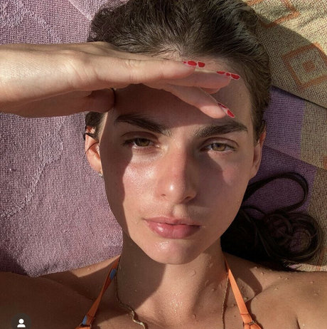 Rebeka Catalina セックスモデル 写真