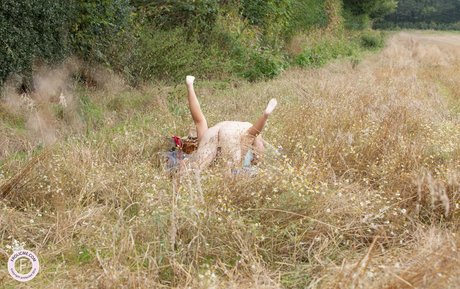 ニューハーフ巨乳OnlyFans アート裸 アーカイブ