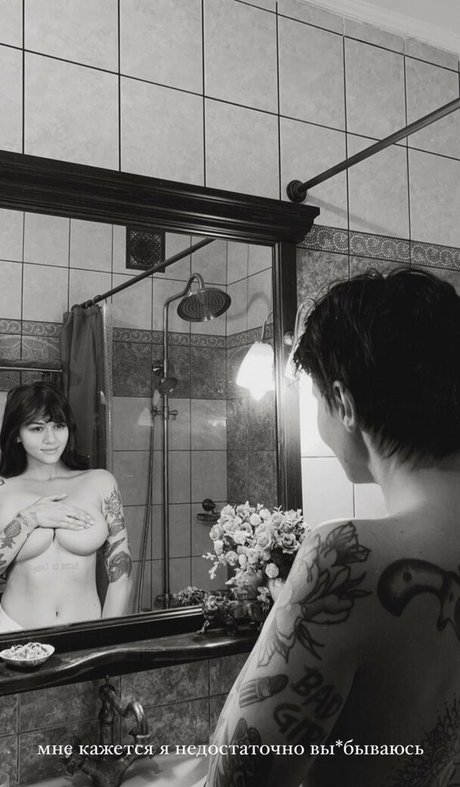 裸のトゥインクOnlyFans 無料セックス 写真