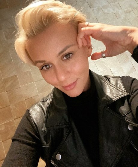 BBW 教師 OnlyFans アート裸 アーカイブ