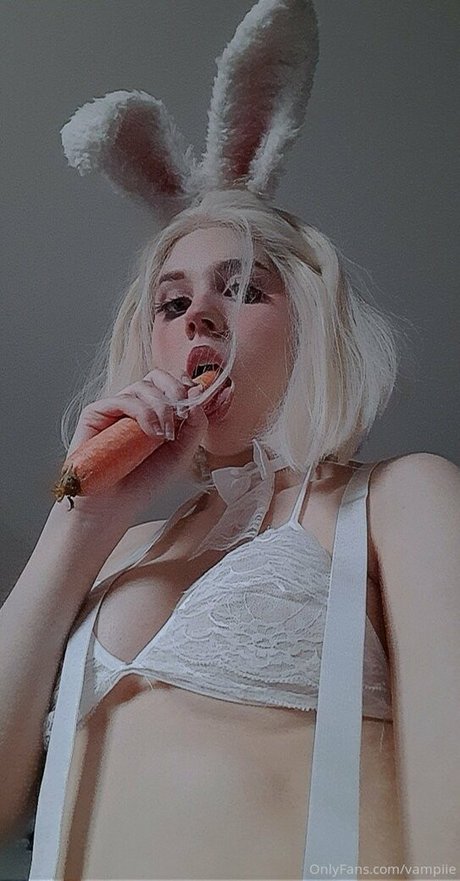 vampiie ホットモデル 画像