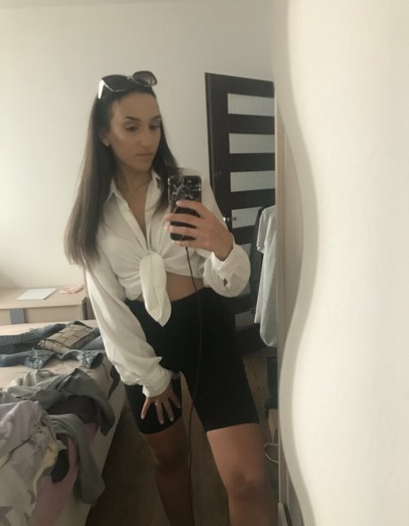 フィンドムオンリーファンズ 美しいヌード ギャラリー