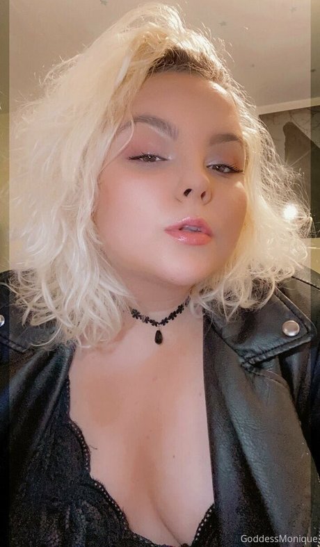 moniiquefox 可愛い女優 ギャラリー