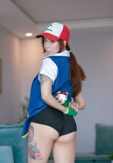 ブルネットの教師OnlyFans セクシーヌード 写真