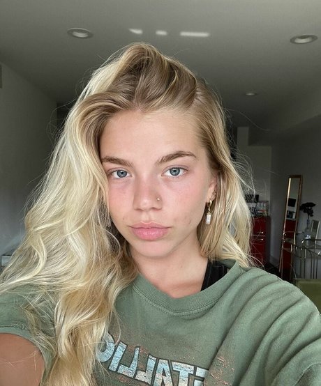 Becca Means 高品質女優 写真