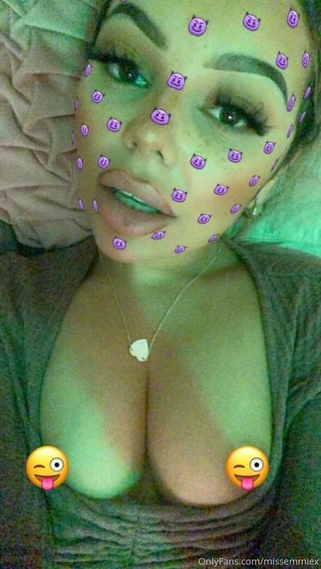 emilyexotics top profile image