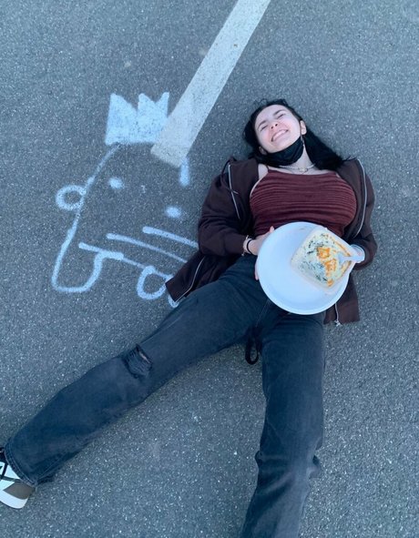 スリムな熟女OnlyFans アート裸 ギャラリー