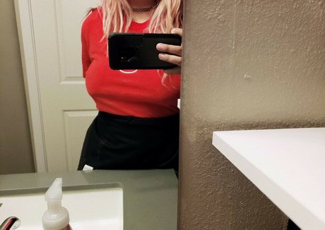 PenelopeSquishmallow ポルノスター トップ 写真