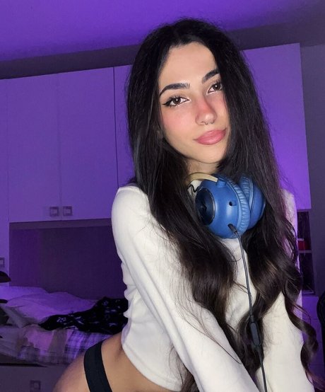 Lucrelisa 美しいポルノスター 画像