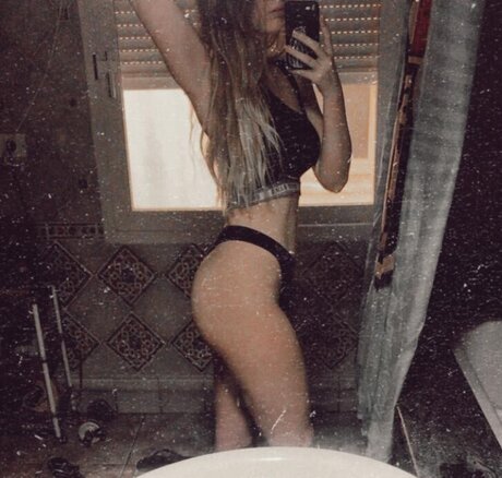 熟女 BBC OnlyFans 無料ヌード 画像