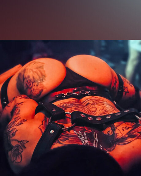 金髪ストリップOnlyFans ヌード 写真