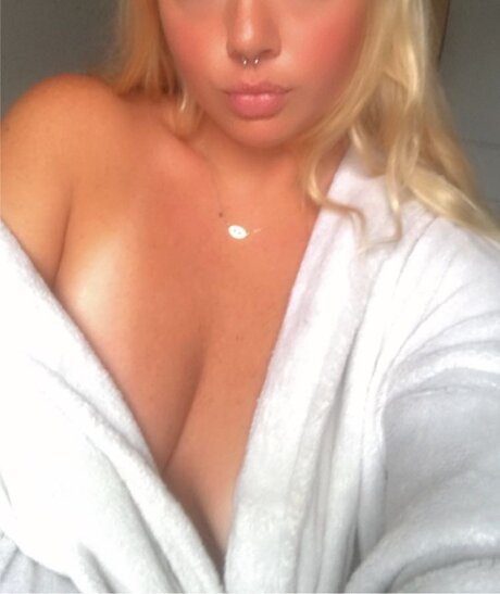 Nadia Nyx 美しいスター 写真