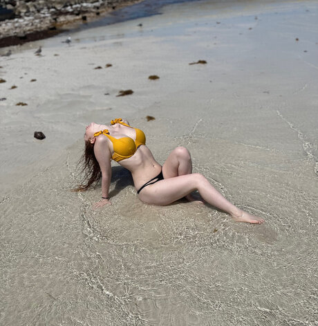 _Fae_ ヌードのポルノスター 写真