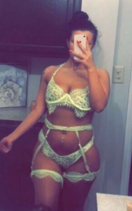 Kayyyyyy_ セクシーなポルノスター 画像