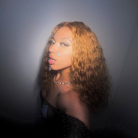 Karma Venus_ ポルノモデル ギャラリー