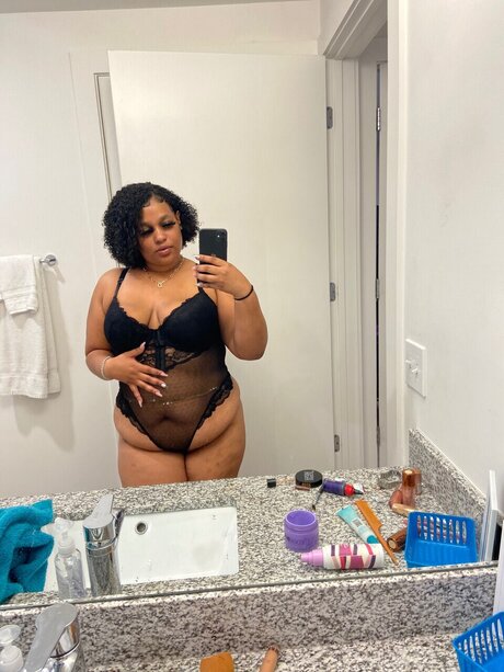 Yummy セックスモデル 画像