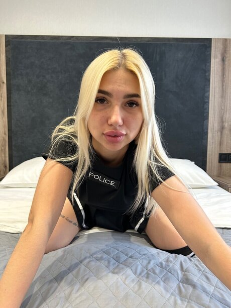 イギリス人熟女OnlyFans ポルノグラフィック 写真