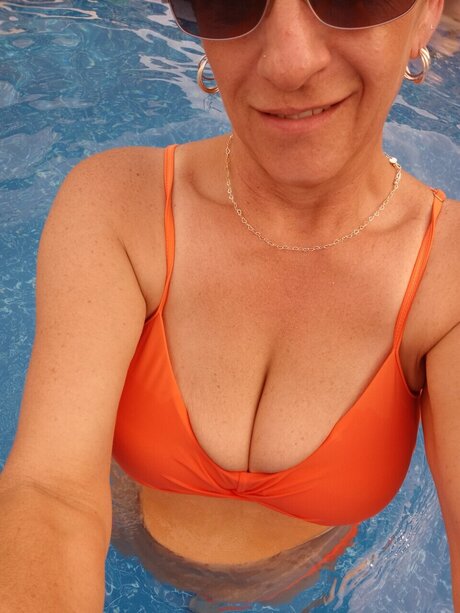 Small town nurse セクシーなスター ギャラリー