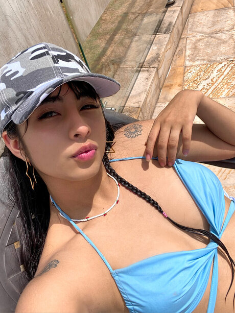 millon 裸の女優 写真