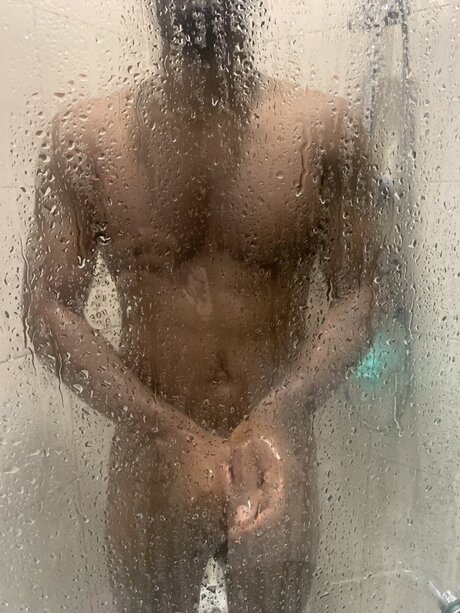 Max Ellis_ 完璧なモデル 画像