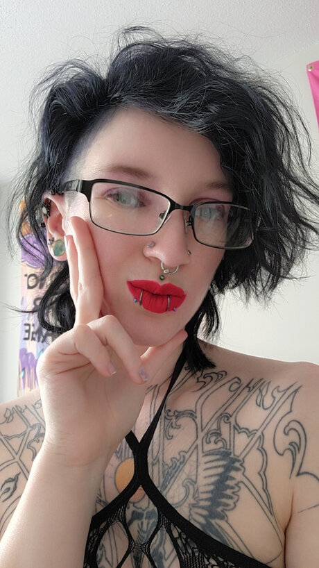 Toxic Tina_ ヌードスター 写真