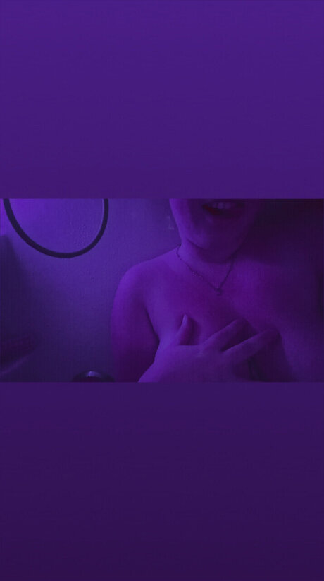 Indigo Flynn xxxモデル 写真