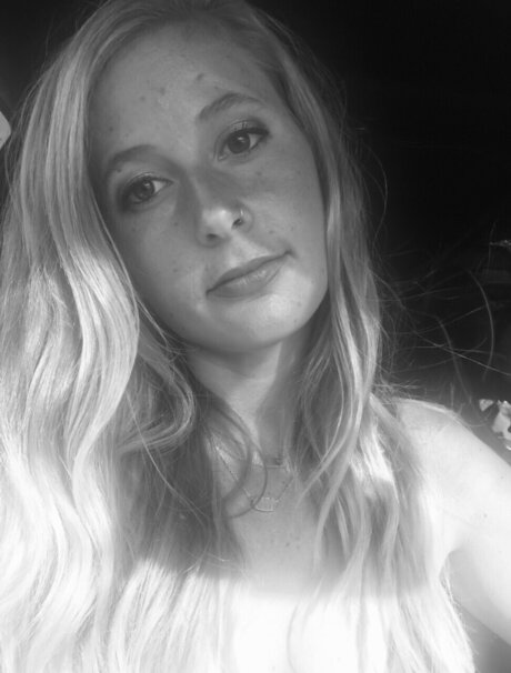 Mia Rose Quartz ヌードのポルノスター 写真