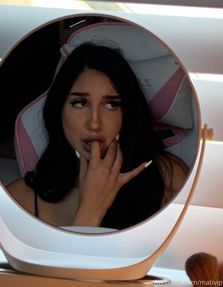 Zara Jordan エロティック女優 写真