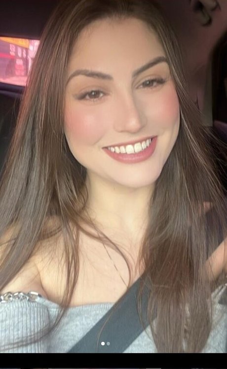 Rayana El Bainy スター 裸 画像