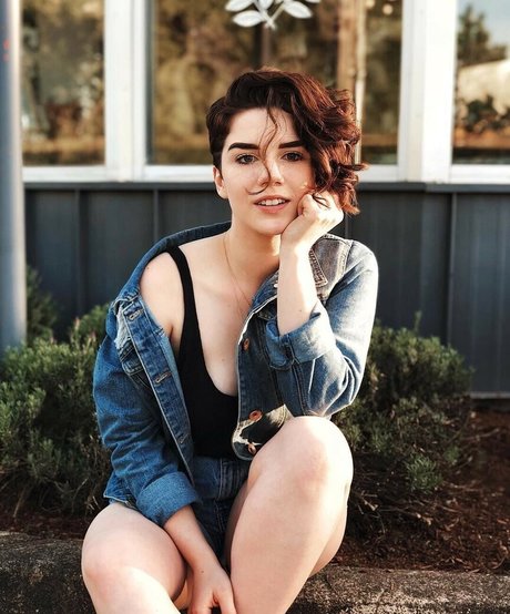 Morgan Eckroth スター ヌード 写真