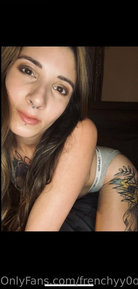 小柄なブロンドの熟女OnlyFans セクシーxxx 画像