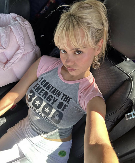 Galanikolic ポルノスター エロティック ギャラリー