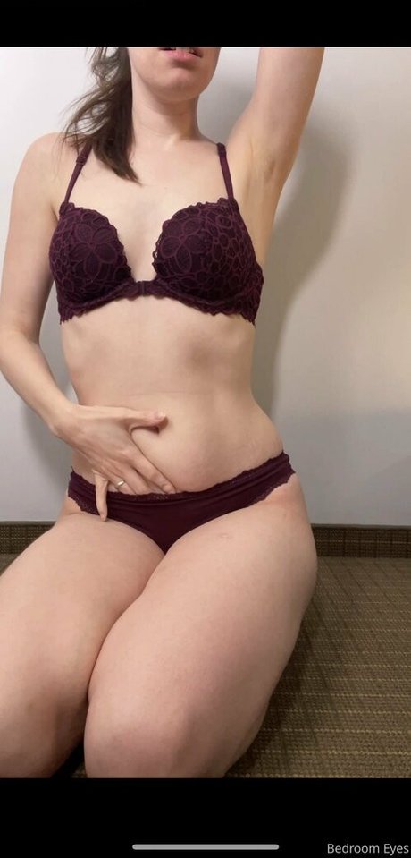 bedroom eyes free 裸のポルノスター 写真