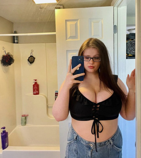 Kelbaby アダルトスター ギャラリー