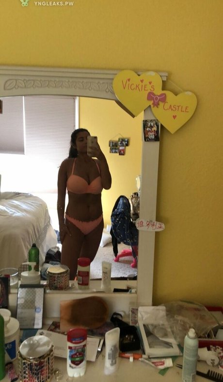 Vicky Escobar ヌードモデル 写真