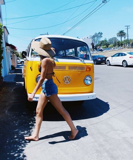 HannaH profile image