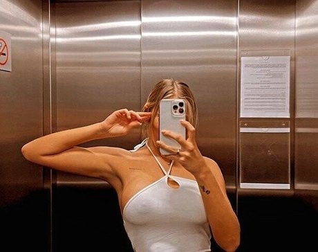 Antonella Mantovano ポルノスター 写真