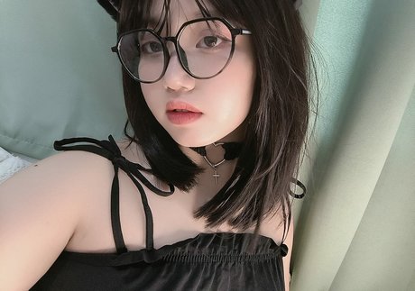 Mizaki Levi 無料スター 写真