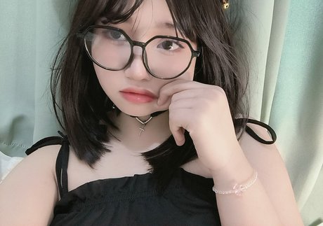 OnlyFansについて話す セクシーヌード ギャラリー