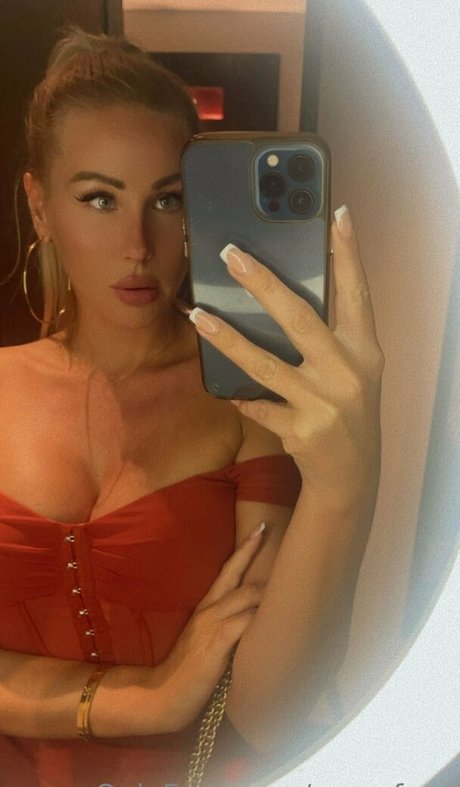 roxyyfoxx セクシーモデル 写真