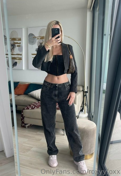 roxyyfoxx ポルノスター 独占 写真