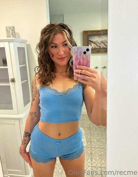 OnlyFans 中出し 美しい裸 画像