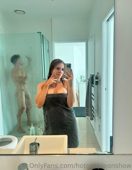 hotcoupleonshow ヌードのポルノスター 画像