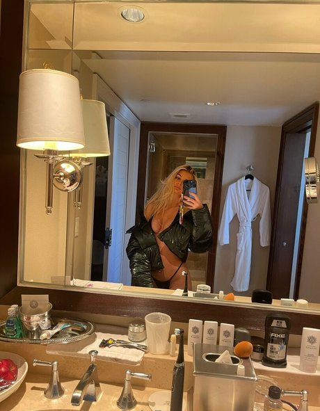 urbbaddy 無料のポルノスター ギャラリー