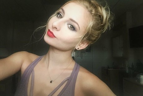 Tarah Kayne ポルノスター 裸 画像