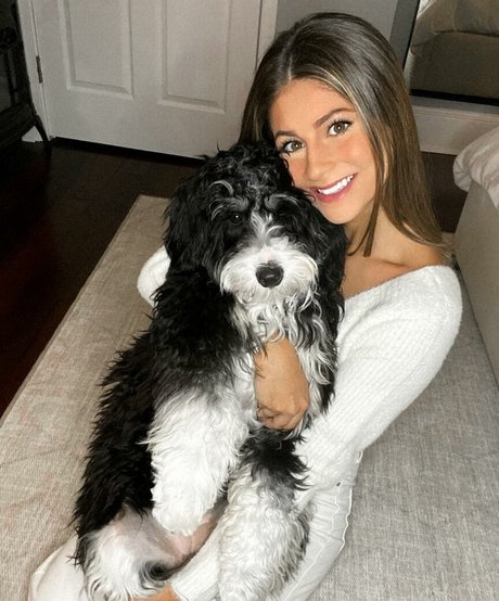 Hailey Lower エロティックなスター ギャラリー