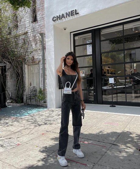 Sarah Sunita セクシーなスター ギャラリー