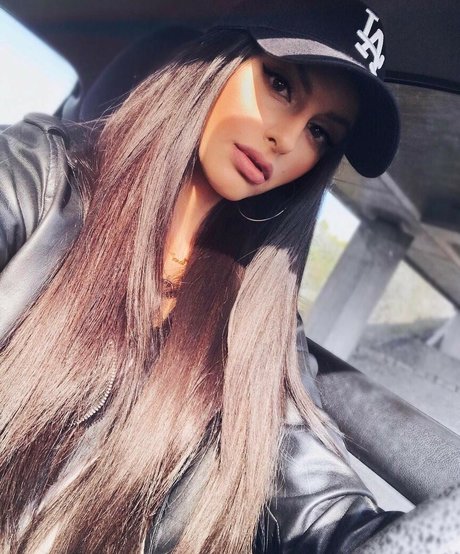 Sarah Sunita かわいいポルノスター 写真