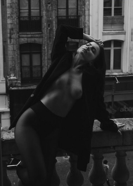 bailleulagathe ポルノスター アダルト 画像