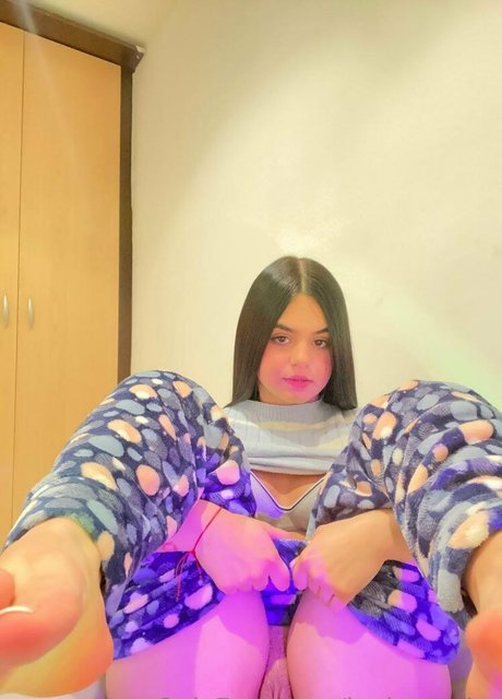 laulexandra ホットモデル 画像